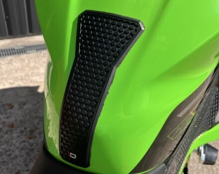 Кавасаки Ninja 400, объемом двигателя 0.4 л и пробегом 0 тыс. км за 5600 $, фото 15 на Automoto.ua