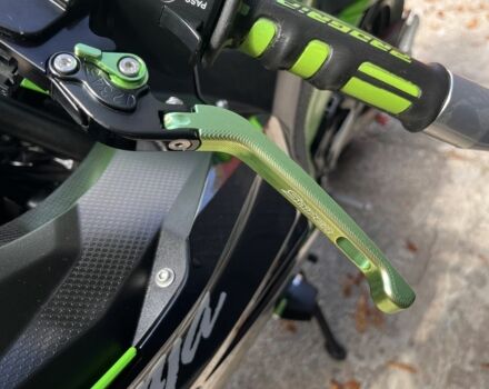 Кавасаки Ninja 400, объемом двигателя 0.4 л и пробегом 0 тыс. км за 5600 $, фото 9 на Automoto.ua