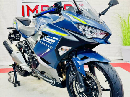 Синий Кавасаки Ninja 400, объемом двигателя 0.4 л и пробегом 12 тыс. км за 5600 $, фото 1 на Automoto.ua