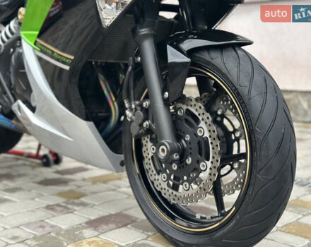Зеленый Кавасаки Ninja 400, объемом двигателя 0.4 л и пробегом 22 тыс. км за 4300 $, фото 2 на Automoto.ua