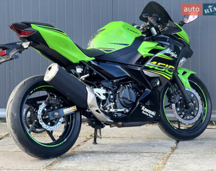 Зеленый Кавасаки Ninja 400, объемом двигателя 0.4 л и пробегом 2 тыс. км за 5500 $, фото 4 на Automoto.ua