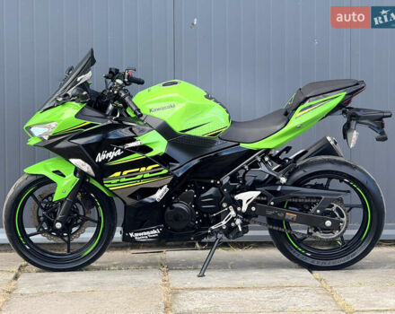 Зеленый Кавасаки Ninja 400, объемом двигателя 0.4 л и пробегом 2 тыс. км за 5500 $, фото 2 на Automoto.ua
