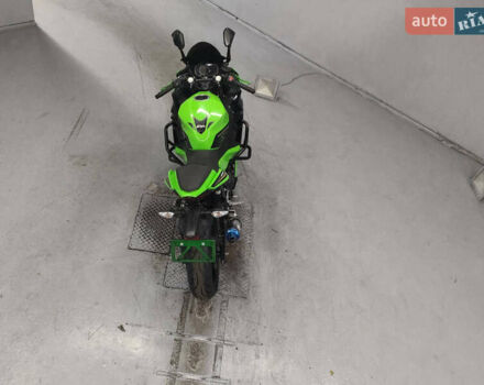 Зелений Кавасакі Ninja 400, об'ємом двигуна 0.4 л та пробігом 28 тис. км за 5100 $, фото 4 на Automoto.ua
