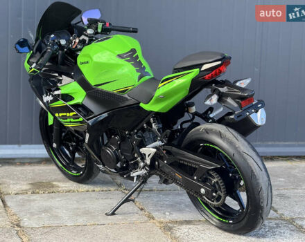 Зеленый Кавасаки Ninja 400, объемом двигателя 0.4 л и пробегом 2 тыс. км за 5500 $, фото 5 на Automoto.ua
