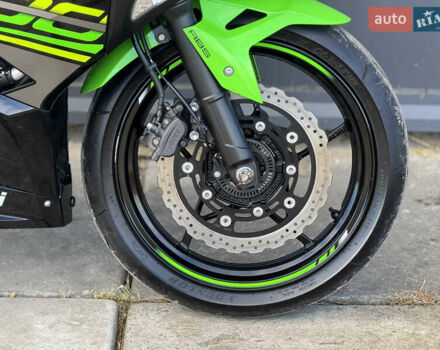 Зеленый Кавасаки Ninja 400, объемом двигателя 0.4 л и пробегом 2 тыс. км за 5500 $, фото 7 на Automoto.ua
