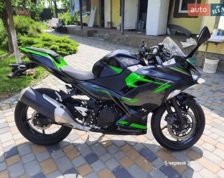Зеленый Кавасаки Ninja 400, объемом двигателя 0.4 л и пробегом 22 тыс. км за 5500 $, фото 5 на Automoto.ua