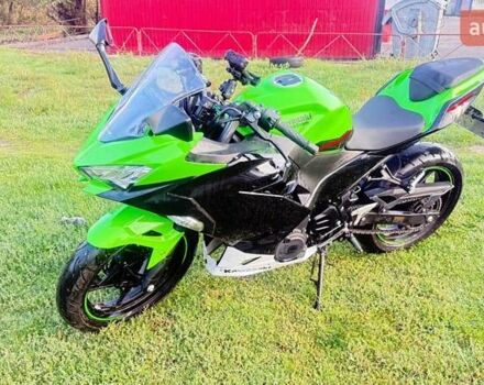 Зеленый Кавасаки Ninja 400, объемом двигателя 0.4 л и пробегом 17 тыс. км за 5300 $, фото 3 на Automoto.ua