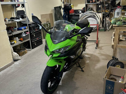 Кавасакі Ninja 400 2020 у Івано-Франківську на Automoto.ua Зелений Кавасакі Ninja 400, об'ємом двигуна 0.4 л та пробігом 14 тис. км за 5500 $, фото 1 на Automoto.ua