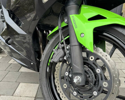 Зеленый Кавасаки Ninja 400R, объемом двигателя 0.4 л и пробегом 29 тыс. км за 5300 $, фото 9 на Automoto.ua