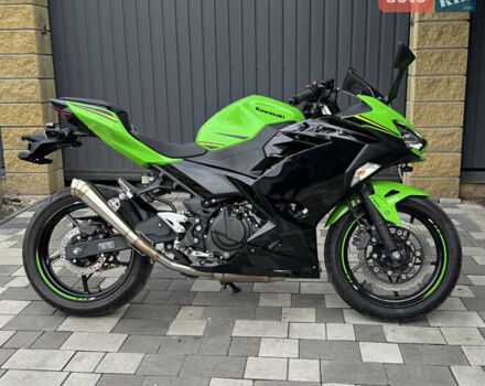Зеленый Кавасаки Ninja 400R, объемом двигателя 0.4 л и пробегом 29 тыс. км за 5300 $, фото 2 на Automoto.ua