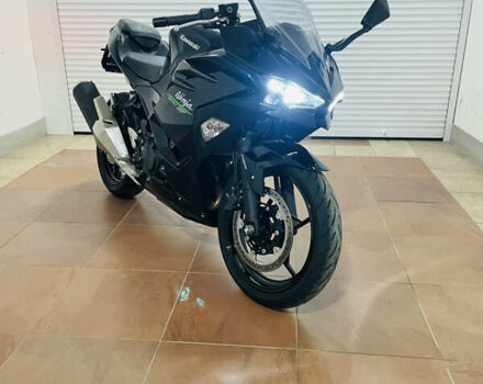 Черный Кавасаки Ninja 500, объемом двигателя 0.5 л и пробегом 5 тыс. км за 7500 $, фото 3 на Automoto.ua