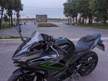Кавасакі Ninja 500 2024 у Києві на Automoto.ua Чорний Кавасакі Ninja 500, об'ємом двигуна 0.45 л та пробігом 6 тис. км за 8000 $, фото 1 на Automoto.ua