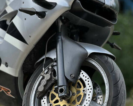 Кавасакі Ninja 600 ZX-6R, об'ємом двигуна 0.6 л та пробігом 33 тис. км за 3499 $, фото 6 на Automoto.ua