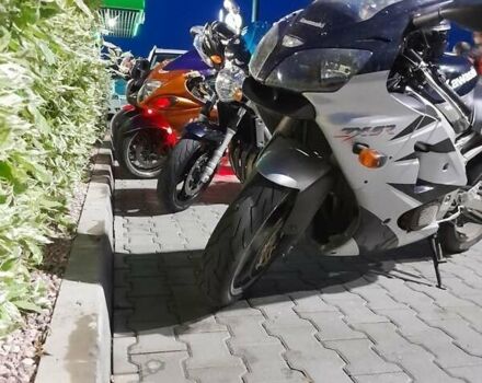 Кавасаки Ninja 600 ZX-6R 2000 в Хмельницком на Automoto.ua Серый Кавасаки Ninja 600 ZX-6R, объемом двигателя 0.6 л и пробегом 42 тыс. км за 3600 $, фото 6 на Automoto.ua