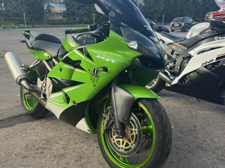Кавасакі Ninja 600 ZX-6R 2000 у Чернігові на Automoto.ua Зелений Кавасакі Ninja 600 ZX-6R, об'ємом двигуна 0.6 л та пробігом 48 тис. км за 3800 $, фото 1 на Automoto.ua