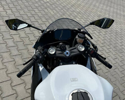 Білий Кавасакі Ninja 636 ZX-6R, об'ємом двигуна 0.65 л та пробігом 8 тис. км за 14500 $, фото 13 на Automoto.ua