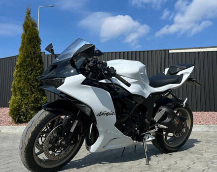 Білий Кавасакі Ninja 636 ZX-6R, об'ємом двигуна 0.65 л та пробігом 8 тис. км за 14500 $, фото 3 на Automoto.ua