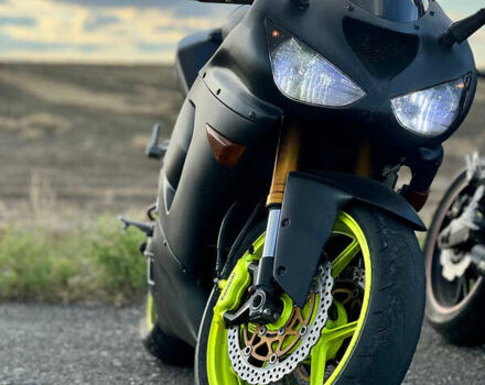 Черный Кавасаки Ninja 636 ZX-6R, объемом двигателя 0.65 л и пробегом 40 тыс. км за 2200 $, фото 4 на Automoto.ua