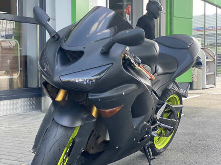 Черный Кавасаки Ninja 636 ZX-6R, объемом двигателя 0.65 л и пробегом 40 тыс. км за 2200 $, фото 1 на Automoto.ua