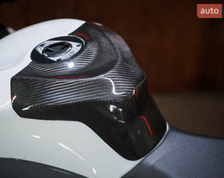 Кавасаки Ninja 636 ZX-6R, объемом двигателя 0.63 л и пробегом 19 тыс. км за 13000 $, фото 9 на Automoto.ua