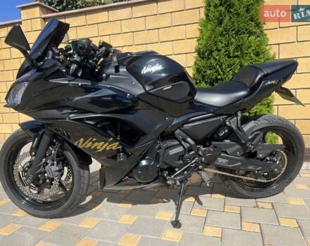 Черный Кавасаки Ninja 650R, объемом двигателя 0.65 л и пробегом 30 тыс. км за 6100 $, фото 1 на Automoto.ua