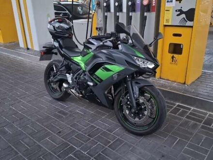Кавасаки Ninja 650R 2024 в Киеве на Automoto.ua Серый Кавасаки Ninja 650R, объемом двигателя 0.65 л и пробегом 3 тыс. км за 9400 $, фото 1 на Automoto.ua