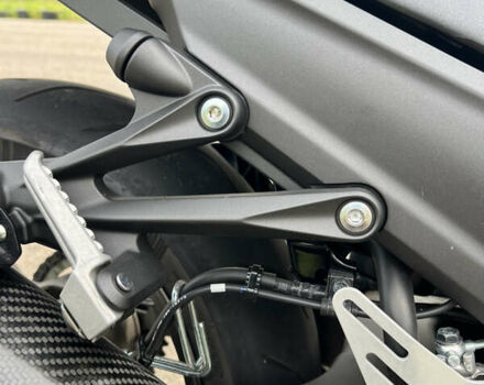 Черный Кавасаки Ninja ZX-14R, объемом двигателя 1.4 л и пробегом 5 тыс. км за 16500 $, фото 18 на Automoto.ua