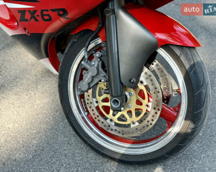 Красный Кавасаки Ninja ZX-6R, объемом двигателя 0.6 л и пробегом 33 тыс. км за 4000 $, фото 9 на Automoto.ua