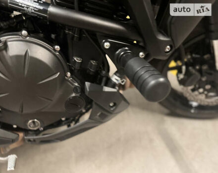 Черный Кавасаки Versys 650, объемом двигателя 0.65 л и пробегом 15 тыс. км за 11500 $, фото 18 на Automoto.ua