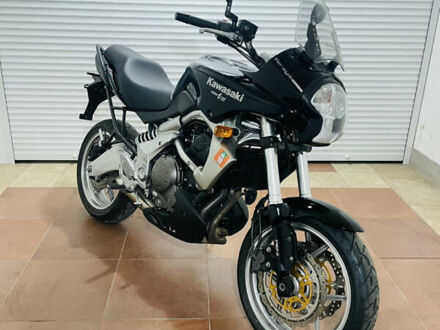 Кавасаки Versys 650 2008 в Киеве на Automoto.ua Черный Кавасаки Versys 650, объемом двигателя 0.65 л и пробегом 50 тыс. км за 4900 $, фото 1 на Automoto.ua