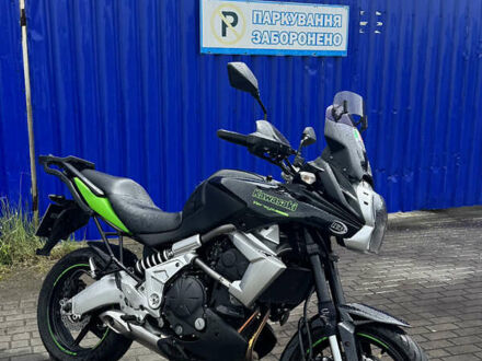 Кавасакі Versys 650 2010 у Стрые на Automoto.ua Чорний Кавасакі Versys 650, об'ємом двигуна 0.65 л та пробігом 44 тис. км за 4699 $, фото 1 на Automoto.ua