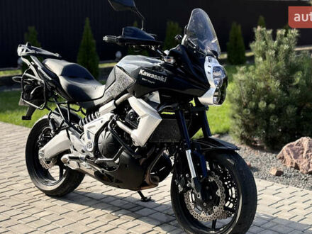 Кавасакі Versys 650 2010 у Одесі на Automoto.ua Чорний Кавасакі Versys 650, об'ємом двигуна 0.65 л та пробігом 10 тис. км за 6000 $, фото 1 на Automoto.ua