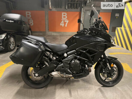 Кавасакі Versys 650 2022 у Львові на Automoto.ua Чорний Кавасакі Versys 650, об'ємом двигуна 0.65 л та пробігом 15 тис. км за 12000 $, фото 1 на Automoto.ua