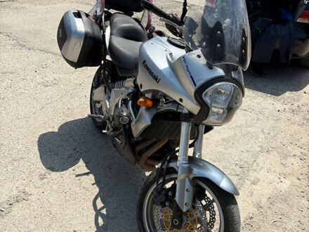 Кавасаки Versys 650 2009 в Киеве на Automoto.ua Серый Кавасаки Versys 650, объемом двигателя 0.65 л и пробегом 49 тыс. км за 4700 $, фото 1 на Automoto.ua