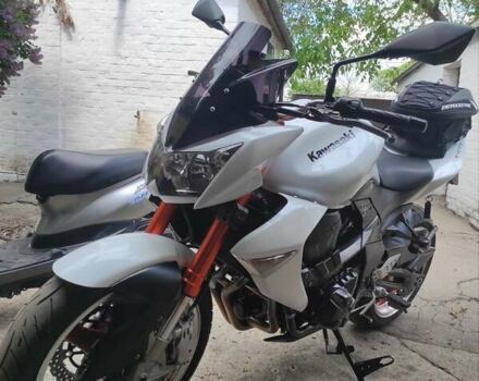 Белый Кавасаки Z 1000, объемом двигателя 1 л и пробегом 29 тыс. км за 7200 $, фото 2 на Automoto.ua