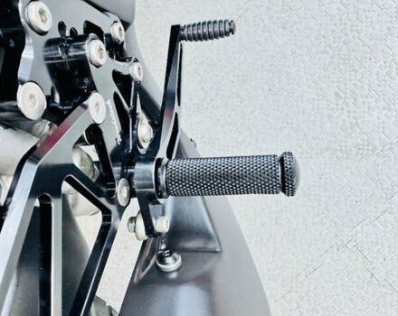 Белый Кавасаки Z 1000, объемом двигателя 1 л и пробегом 16 тыс. км за 12500 $, фото 20 на Automoto.ua