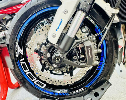 Белый Кавасаки Z 1000, объемом двигателя 1 л и пробегом 16 тыс. км за 12500 $, фото 12 на Automoto.ua