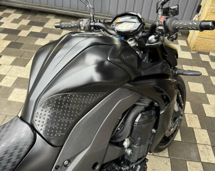 Черный Кавасаки Z 1000, объемом двигателя 1 л и пробегом 21 тыс. км за 12500 $, фото 12 на Automoto.ua