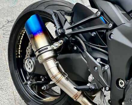 Кавасаки Z 1000, объемом двигателя 1 л и пробегом 19 тыс. км за 12000 $, фото 5 на Automoto.ua