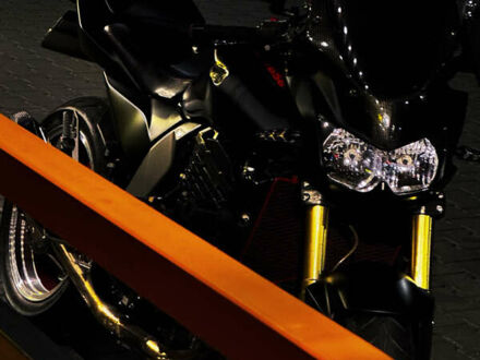 Кавасаки Z 1000 2003 в Белой Церкве на Automoto.ua Кавасаки Z 1000, объемом двигателя 1 л и пробегом 36 тыс. км за 5700 $, фото 1 на Automoto.ua