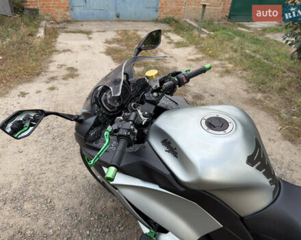 Сірий Кавасакі Z 1000SX, об'ємом двигуна 1 л та пробігом 32 тис. км за 12500 $, фото 4 на Automoto.ua