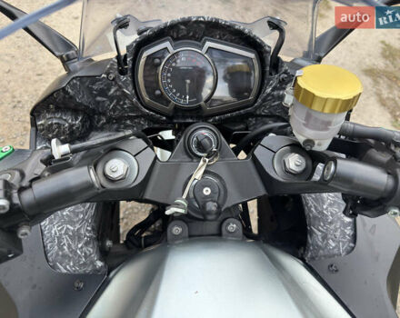 Сірий Кавасакі Z 1000SX, об'ємом двигуна 1 л та пробігом 32 тис. км за 12500 $, фото 3 на Automoto.ua