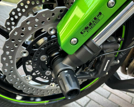 Зелений Кавасакі Z 1000SX, об'ємом двигуна 1 л та пробігом 5 тис. км за 14300 $, фото 17 на Automoto.ua