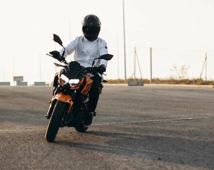 Оранжевый Кавасаки Z 400, объемом двигателя 0.4 л и пробегом 4 тыс. км за 5500 $, фото 4 на Automoto.ua