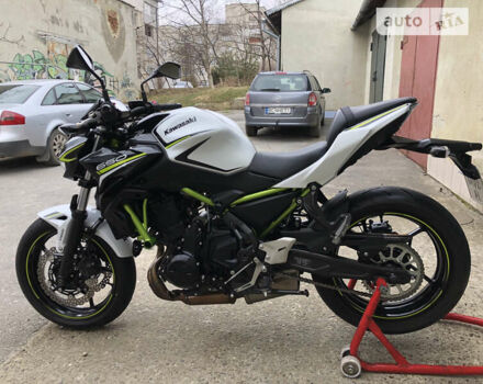 Білий Кавасакі Z 650, об'ємом двигуна 0.65 л та пробігом 7 тис. км за 8100 $, фото 4 на Automoto.ua