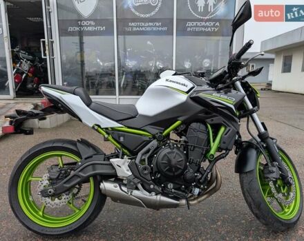 Білий Кавасакі Z 650, об'ємом двигуна 0.65 л та пробігом 7 тис. км за 7299 $, фото 4 на Automoto.ua