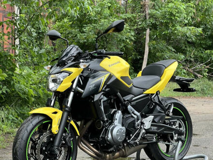 Кавасаки Z 650 2018 в Киеве на Automoto.ua Желтый Кавасаки Z 650, объемом двигателя 0.65 л и пробегом 31 тыс. км за 7400 $, фото 1 на Automoto.ua