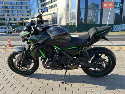 Кавасаки Z 650 2023 в Киеве на Automoto.ua Серый Кавасаки Z 650, объемом двигателя 0.65 л и пробегом 5 тыс. км за 8000 $, фото 1 на Automoto.ua