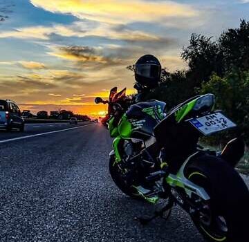 Черный Кавасаки Z 750, объемом двигателя 0.75 л и пробегом 50 тыс. км за 6200 $, фото 2 на Automoto.ua