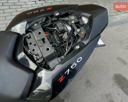 Черный Кавасаки Z 750, объемом двигателя 0.75 л и пробегом 13 тыс. км за 4400 $, фото 22 на Automoto.ua